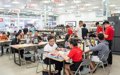 CellphoneS bắt đầu giao iPhone 18 Pro và 18 Pro Max cho khách hàng đặt trước.