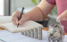 Chăm lo sức khỏe tài chính - Bước đầu trong hành trình vươn đến tự chủ tài chính