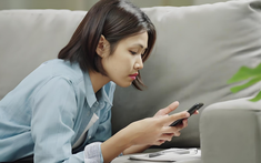 Cãi nhau rồi bỏ về nhà mẹ đẻ để "dằn mặt" chồng, tôi chết lặng khi lướt Facebook chị chồng và thấy một cảnh không thể tin nổi