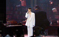 Lohan chứng minh thực lực với 3 sân khấu live tại Private Listening Party “Prince On”