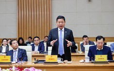 Chủ tịch FPT Trương Gia Bình đề nghị khẩn trương “bình dân AI vụ”, có thể đưa AI vào từ lớp 1