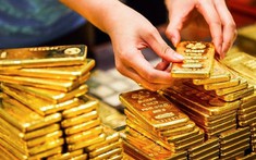 Giá vàng hôm nay 23-4: Vàng thế giới hạ nhiệt, vàng trong nước tiếp tục tăng mạnh