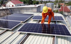 Mục tiêu đến 2030: Một nửa tòa nhà công sở và nhà dân sẽ sử dụng điện mặt trời mái nhà
