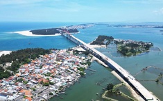 Huế: Hợp long cầu vượt cửa biển Thuận An
