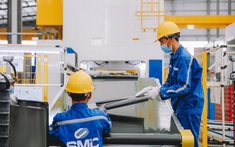 Đại gia buôn thép SMC báo lãi giảm sốc 99%