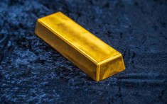 Giá vàng tăng khi ông Trump tăng tốc áp thuế trước thời hạn chót