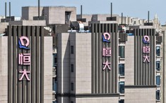Bốn năm khủng hoảng Evergrande: Người mua nhà vẫn bị mắc kẹt, công ty con tỷ đô đang được rao bán