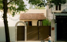 Nhà cấp 4 Bình Dương tối giản sân vườn chiếm nửa đất sau nhiều thay đổi thiết kế