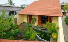 Nhà ống Huế chống lụt như pháo đài kiên cố từ vật liệu tái chế, tiết kiệm chi phí