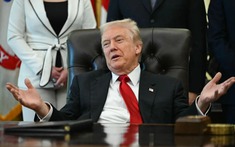 Ông Trump cân nhắc phát 2.000 USD cho mỗi người dân Mỹ từ nguồn thu thuế quan để tìm kiếm sự ủng hộ