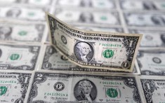 Fed sắp hạ lãi suất? Hai phát ngôn “nặng ký” khiến giới đầu tư sốt sắng