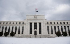 Báo cáo việc làm yếu khiến Fed khó cắt giảm lãi suất sau cú sốc giá dầu