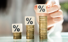 Lãi suất tiền gửi hạ nhiệt nhưng vẫn cao hơn đầu năm hơn 2,5%