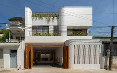 Khi thang bay nghệ thuật hóa giải thế đất xéo khó nhằn của ngôi nhà 3 tầng tại Đồng Nai