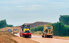 Quảng Ngãi tăng tốc 3 dự án giao thông trọng điểm, yêu cầu xử lý dứt điểm vướng mắc mặt bằng