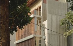 Nhà ống 5 tầng Hà Nội: Cấu trúc tiêu chuẩn kép giúp không gian hẹp sâu tự thở