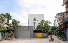 Nhà 4 tầng trên đất hình thang tại Hà Tĩnh: Cấu trúc đóng bên ngoài, mở trọn thiên nhiên bên trong