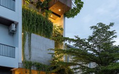 Cấu trúc không gian xốp đón gió tự nhiên trong ngôi nhà 3 tầng 2 thế hệ tại TP.HCM