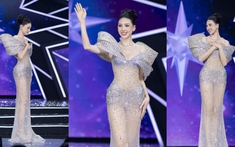 Bùi Quỳnh Hoa không đội vương miện trong màn final walk, nhường spotlight cho tân Miss Universe Vietnam