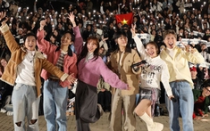 Dàn cast "Xuân hạ thu đông, rồi lại xuân" đại náo Hàn Quốc, sân khấu đầu tiên thu hút 4000 khán giả