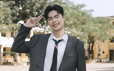 Mr. B hóa "hot boy học đường", ra mắt MV dành tặng cho fan trước thềm Giáng sinh