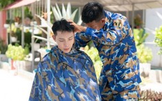 Erik xin lỗi vì để cảm xúc cá nhân ảnh hưởng khi thực hiện quy định cắt tóc