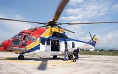 Lần đầu tiên tại Sao Nhập Ngũ, 8 nghệ sĩ được huấn luyện đổ bộ đường không với trực thăng
