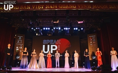 Đinh Mạnh Ninh đốn tim khán giả tại Chung kết cuộc thi SPEAK UP 2019