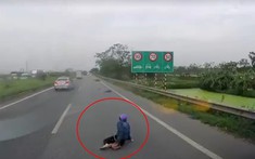 Cao tốc Hà Nội - Bắc Ninh lại xảy ra một vụ cướp giật túi xách của phụ nữ khá trắng trợn và nguy hiểm
