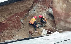 Thanh Hóa: Hố tử thần bất ngờ xuất hiện trên đường, 5 người thương vong