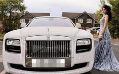Nữ sinh 16 tuổi gây sốc khi đến buổi dạ hội tốt nghiệp bằng Rolls-Royce Ghost nạm hơn 4 triệu viên pha lê Swarovski