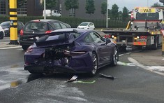 Siêu xe Porsche 911 GT3 màu tím nổi tiếng trên mạng xã hội gặp tai nạn nghiêm trọng
