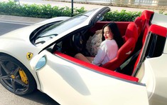 Hot girl Sài thành tậu siêu xe mui trần Ferrari 458 Spider biển "tứ quý" 8 của Lào