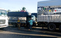 Tiền Giang: Gây tai nạn khi đang ngủ gật lái xe, tài xế xe tải bị mắc kẹt trong khoang lái