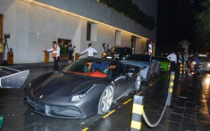 Cận cảnh dàn siêu xe của nhà giàu Việt được đỗ vị trí "VIP" khi đến tham dự đám cưới Cường "Đô-la"
