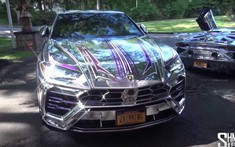 Ngắm bộ đôi Lamborghini Urus và Aventador SVJ bọc crôm toàn thân sáng chói cả mắt