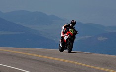Tay đua huyền thoại Carlin Dunne của Ducati tử vong sau tai nạn tại sự kiện leo núi Pikes Peak