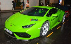 Từ thành Nam xa xôi, Lamborghini Huracan xanh cốm được chủ nhân vận chuyển vào Nam để ăn cưới Cường "Đô-la"