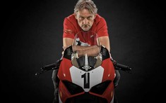 Ducati Panigale V4 25 Anniversario 916 chính thức ra mắt với dàn áo đặc biệt và trang bị chuẩn đua