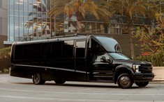 Lexani G:77 Sky Master - "Nhà di động" dành cho các giám đốc, giá 1 triệu USD