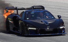 Siêu xe triệu đô McLaren Senna bất ngờ bốc cháy khi đang phô diễn tốc độ trên đường đua