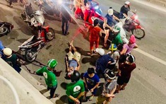Hai xe máy đâm nhau trong hầm Kim Liên, một người đàn ông bị thương nặng