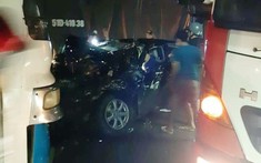 Long An: Toyota Camry va chạm với xe chở công nhân, chủ tịch huyện bị thương nặng