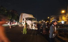 Đà Nẵng: Đi ăn cưới về, cả gia đình ngồi trên xe máy bị xe container tông trúng, bé trai 4 tuổi tử vong
