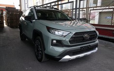 SUV cỡ C Toyota RAV4 2019 bất ngờ đặt chân đến Việt Nam với giá hơn 2,3 tỷ đồng