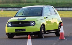 Honda e 2020 trình diễn khả năng vận hành và xử lý linh hoạt trên đường thử nghiệm