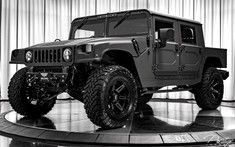 Chiếc Hummer H1 độ này khiến mọi SUV thời nay trông thật yếu đuối