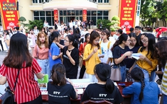 Sóng Trẻ Festival 2019: Thử làm MC tại câu lạc bộ Truyền hình sinh viên STV