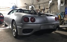 Siêu xe Ferrari 360 Spider vàng rực được chủ nhân cho sơn lại tông màu xám nổi tiếng một thời tại Việt Nam