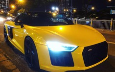 Sau khi được Cường "Đô-la" bán lại, siêu xe Audi R8 V10 PLus diện áo vàng tươi rói